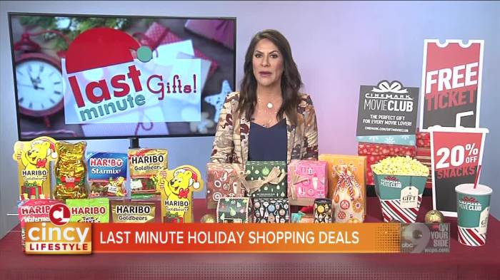 Deals shopping holiday minute last